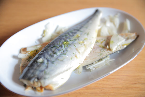 Maquereaux crus marinés