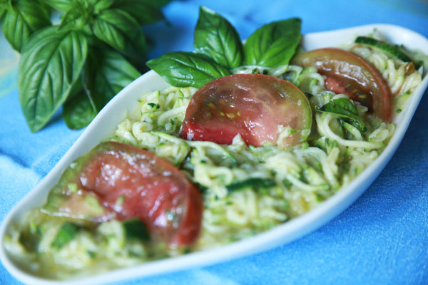 Salade de courgette crue au basilic