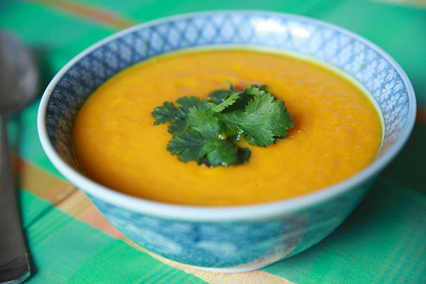 Crème de carottes au gingembre et lait de coco 
