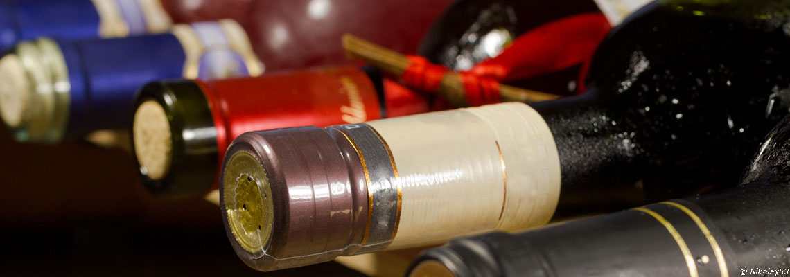 La France garde la capsule sur ses bouteilles de vin même si elle ne sert à rien