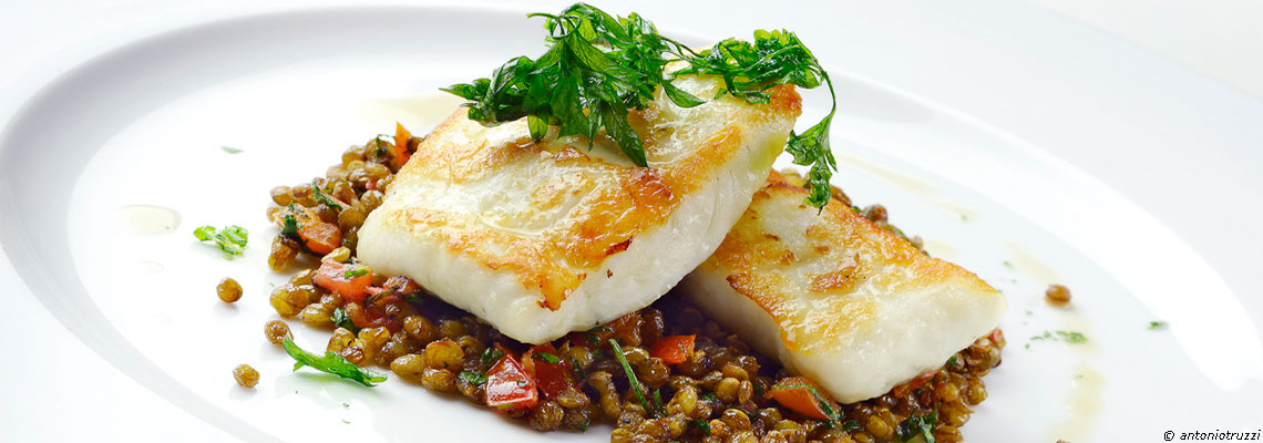 Poissons, œufs, lait… les PFAS s’invitent jusque dans nos assiettes, alerte Générations futures